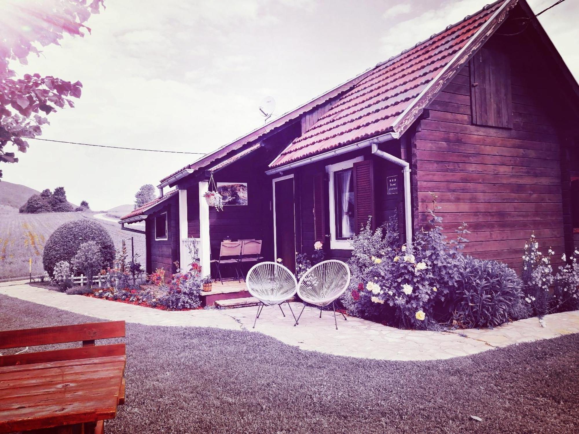 Wooden House Nela Near Plitvice Lakes Smoljanac Exterior foto